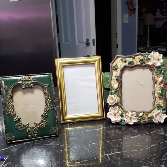 3 assorted Frames, Pretty for your pictures. - Picture 1 of 4